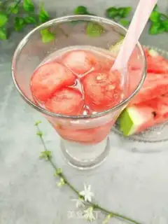 Make Cold watermelon iced water step 2
