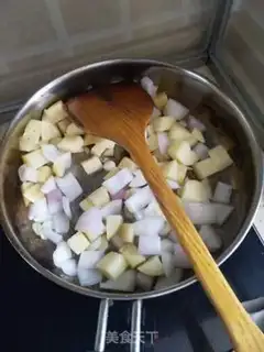 Make Curry potatoes step 1
