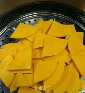 Make Chocolate pumpkin pie step 0