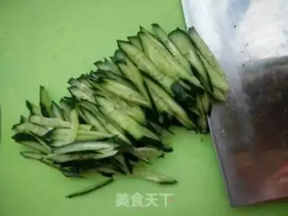 Make Spicy and cold chicken legs step 1
