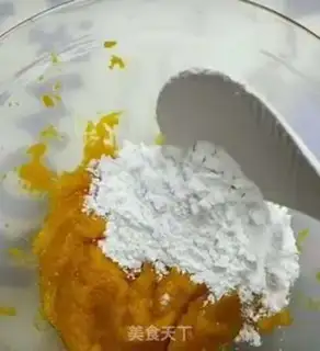 Make Chocolate pumpkin pie step 1