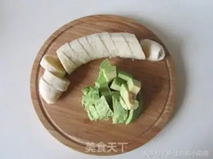 Make Butter banana shake step 1