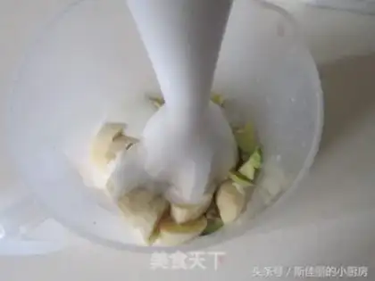 Make Butter banana shake step 4