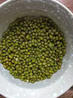 Make Green bean cake step 0