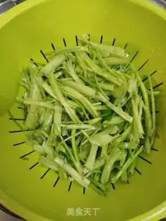 Make The appetizer cabbage step 0