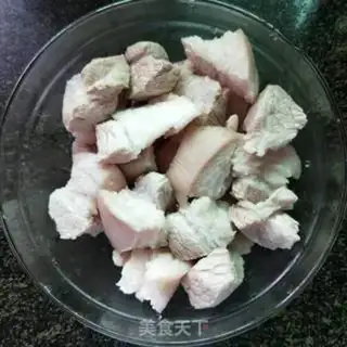 Make Red elbows burning meat step 2