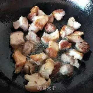 Make Red elbows burning meat step 4