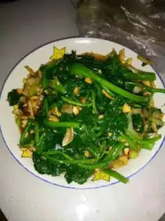 Make Spicy spinach step 0