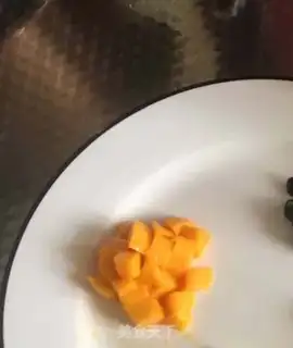 Make Mango yogurt step 1
