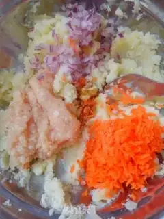 Make Chicken and vegetable potatoes step 4