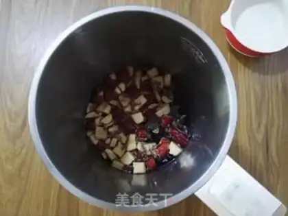 Make Mammal seed red date soy sauce step 4