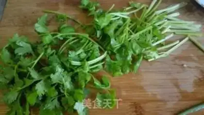 Make Onion with shrimp skin step 3