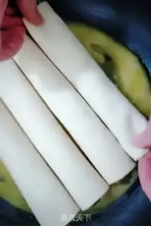 Make Egg and vegetable rolls step 5