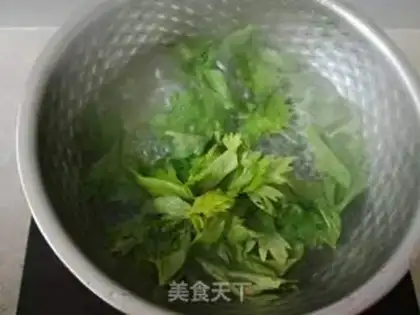 Make Three-colour vegetable fried eggs step 1