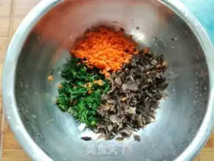 Make Three-colour vegetable fried eggs step 3