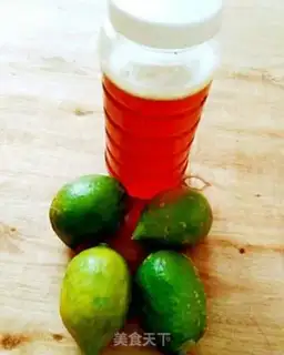 Make Homemade lemon honey water step 0