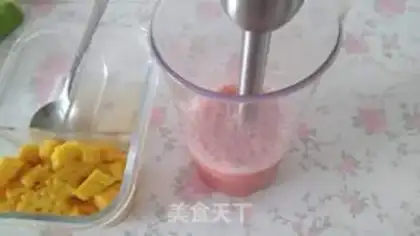 Make Summer hot fruit and vegetable juice step 4