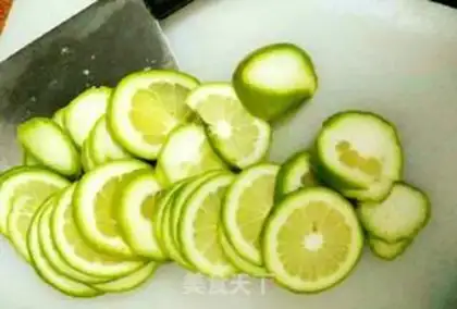 Make Homemade lemon honey water step 3