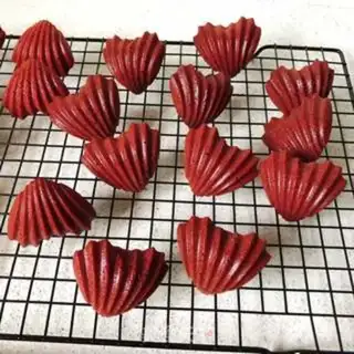 Make Madeline, red velvet step 12