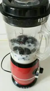 Make A milkshake step 1