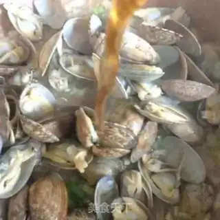 Make Scrambled clams step 4