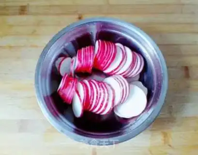 Make Cracker radish step 1