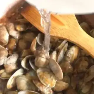Make Scrambled clams step 8