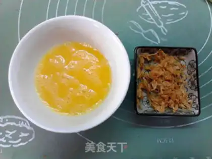 Make Sodium shrimp eggs and red rice step 1