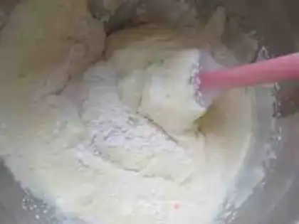 Make Heart doughnut cake step 2