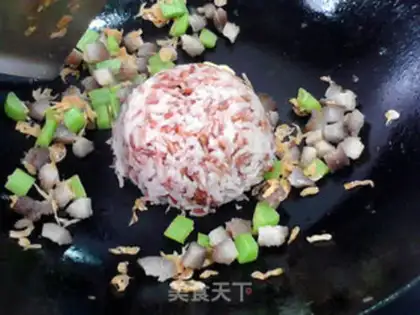 Make Sodium shrimp eggs and red rice step 8