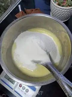 Make Banana yogurt cake step 3
