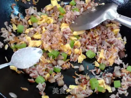 Make Sodium shrimp eggs and red rice step 10