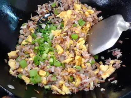 Make Sodium shrimp eggs and red rice step 11