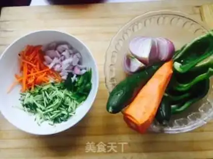 Make Three eggs of fried rice step 0