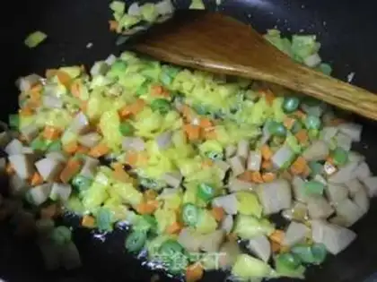 Make Pineapple rice step 5