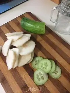 Make Chelsea cucumber Sydney juice step 0