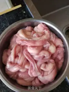 Make Yellow florist, sausage soup step 1