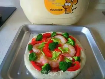 Make Seafood pizza step 1