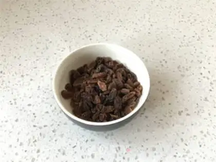 Make raisin nut breadstick step 1