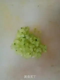 Make cucumber chickenball soup step 2