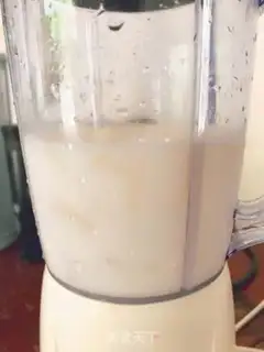 Make Pear milk juice step 3