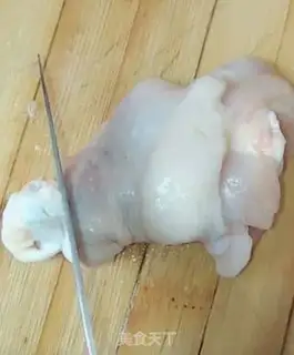 Make Cricket wings step 0