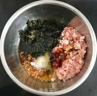 Make Seam line dumplings step 1