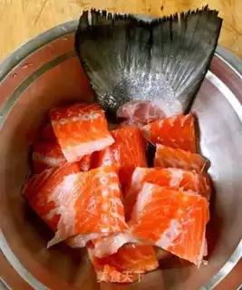 Make Fried salmon bones step 1