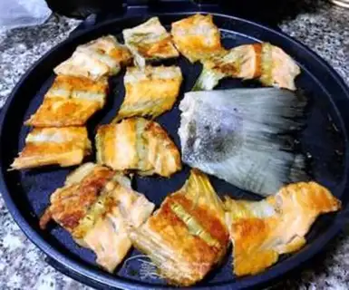 Make Fried salmon bones step 5