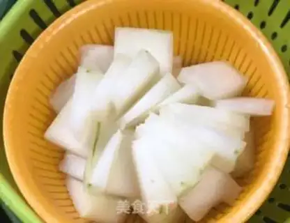 Make Wild, yellow, roasted winter melons step 1