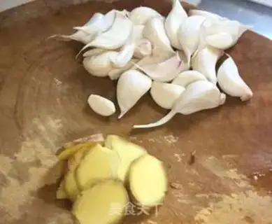 Make Wild, yellow, roasted winter melons step 2