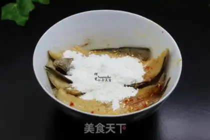 Make Spicy fried fish willows step 2