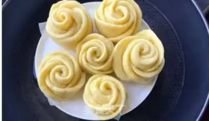 Make Pumpkin rose roll step 8