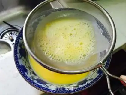 Make Seagull steamed eggs step 2